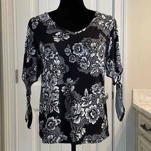 EUC Floral Black and White Short Sleeve Blouse